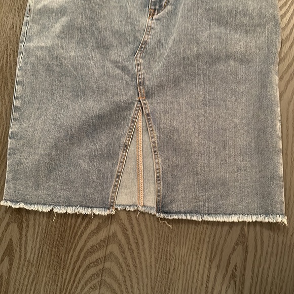 Happily Grey Denim Skirt - New with tags - Picture 4 of 4